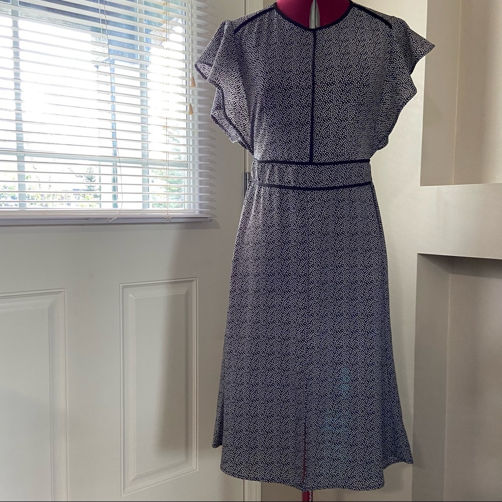 Monteau women black & white flare sleeves & button neckline dress. Size M. Used